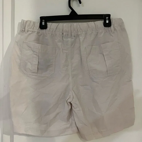 Short - Picture 2 of 4